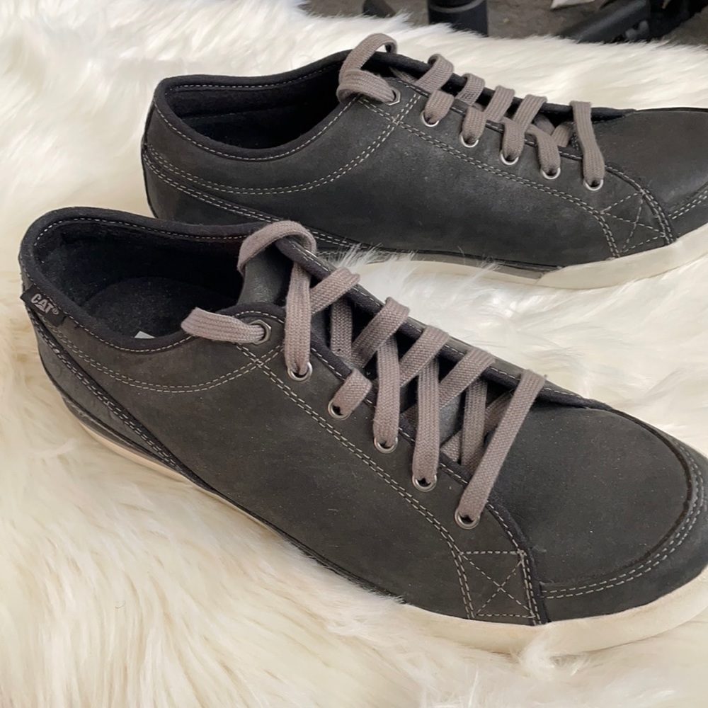 Caterpillar gray suede sneaker shoes size 10